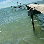Retro Lakefront House With A Dock Chalet