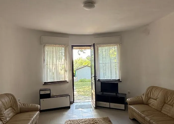Retro Lakefront House With A Dock Шале Балатонвилагош