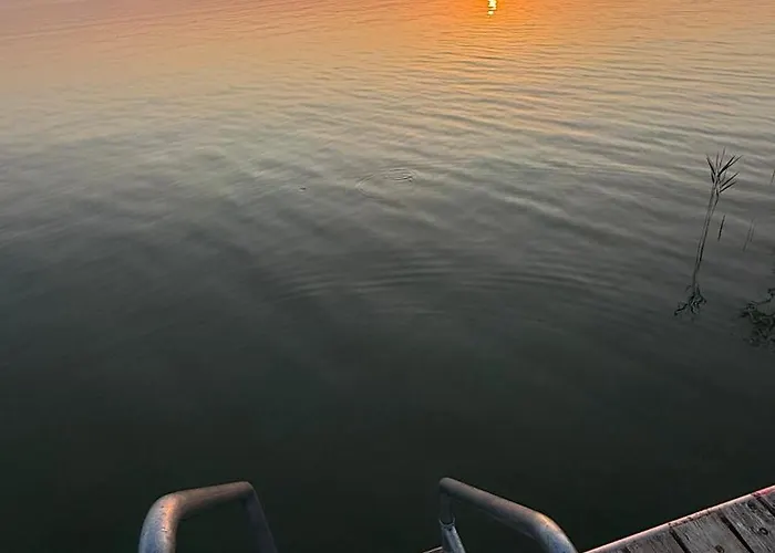 Retro Lakefront House With A Dock Балатонвилагош