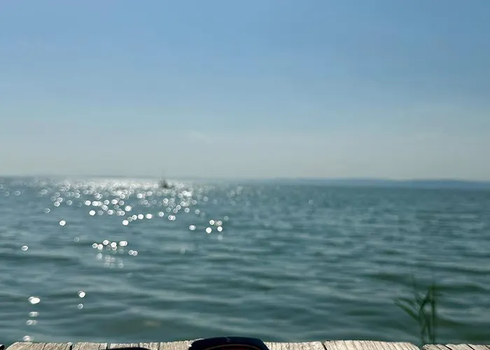 Шале Retro Lakefront House With A Dock